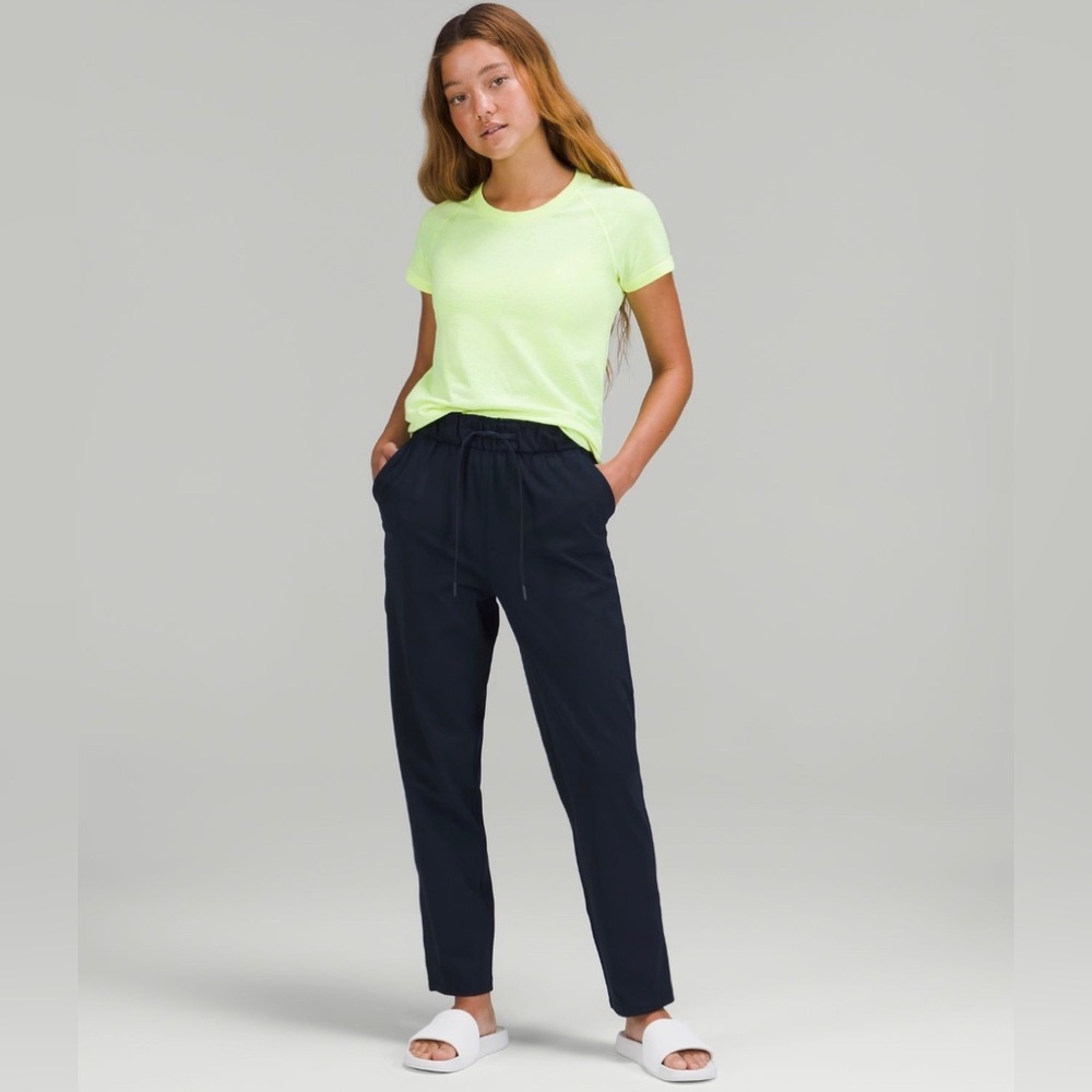 Lululemon On The Fly Pant 28" Drawcord Pockets Trousers High Rise Stretch